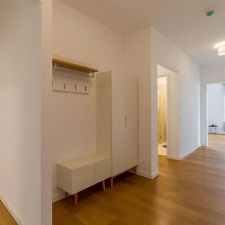 Stilvolles In Bester Lage Von Bergblick Inklusive 1 Br Appartamento Crans-Montana